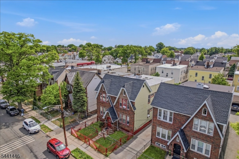 200 Eastern Pkwy
