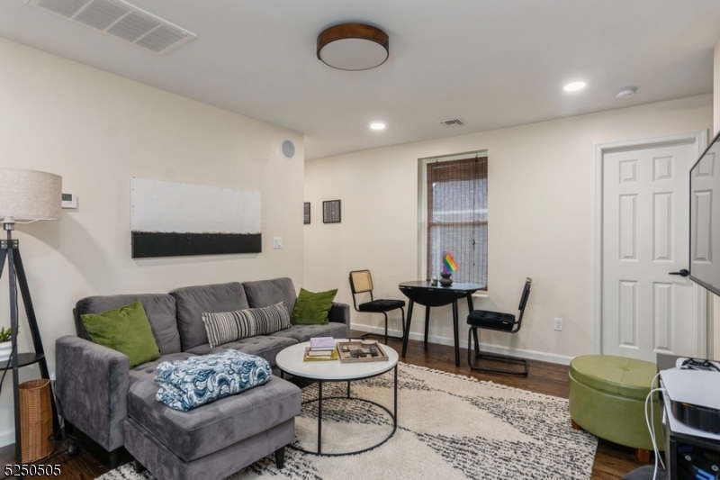 109 N Fullerton Ave 2