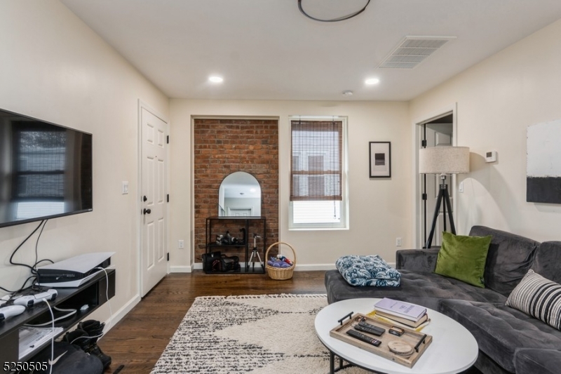 109 N Fullerton Ave 2