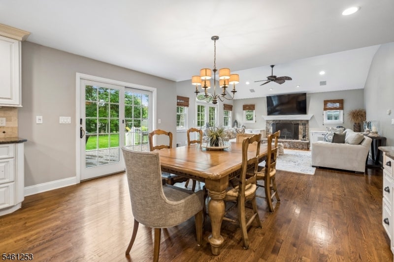 22 Midvale Dr