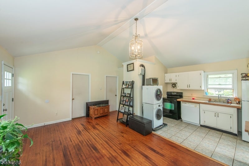 4 Gilbert Dr