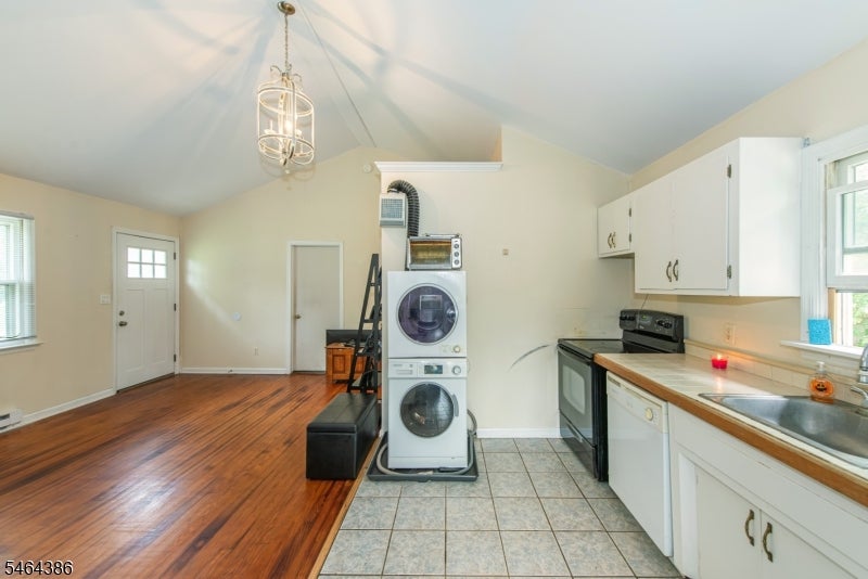 4 Gilbert Dr