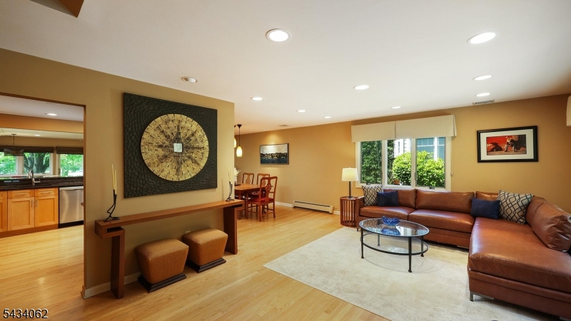 738 Boulevard