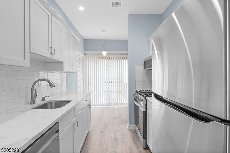 420 Bloomfield Ave Apt 4 4