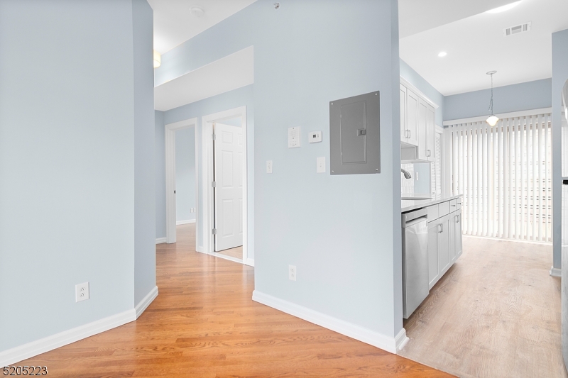 420 Bloomfield Ave Apt 4 4