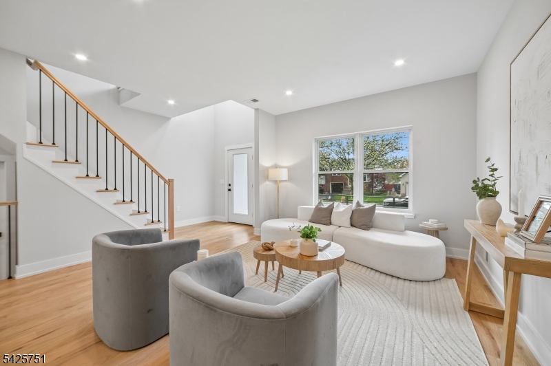 136 Irwin St