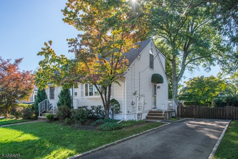103 Newbury Pl
