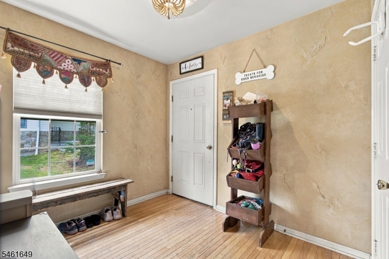 51 Lakeview Dr