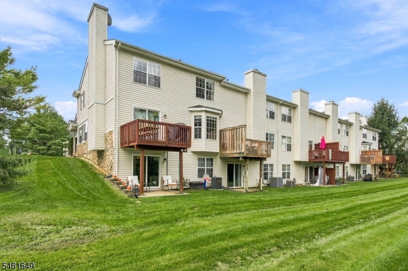 51 Lakeview Dr