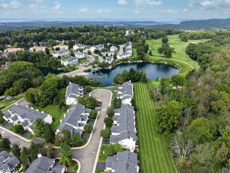 51 Lakeview Dr