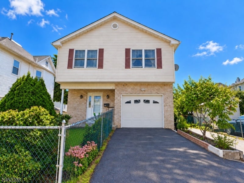 66 Goodale Ave