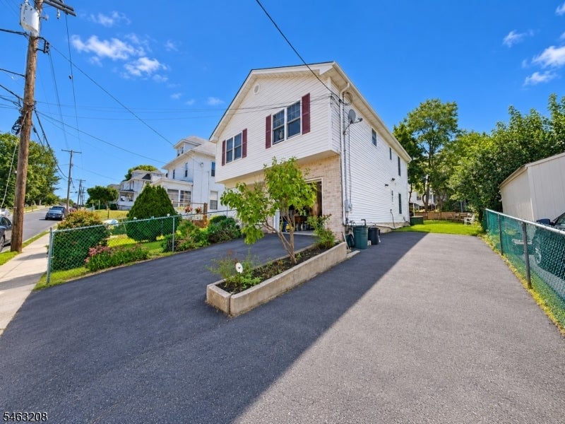 66 Goodale Ave