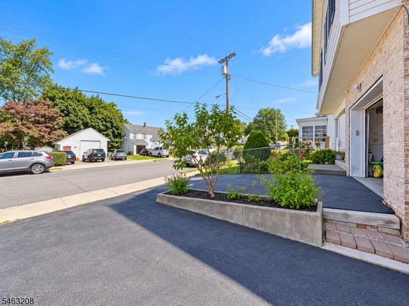 66 Goodale Ave