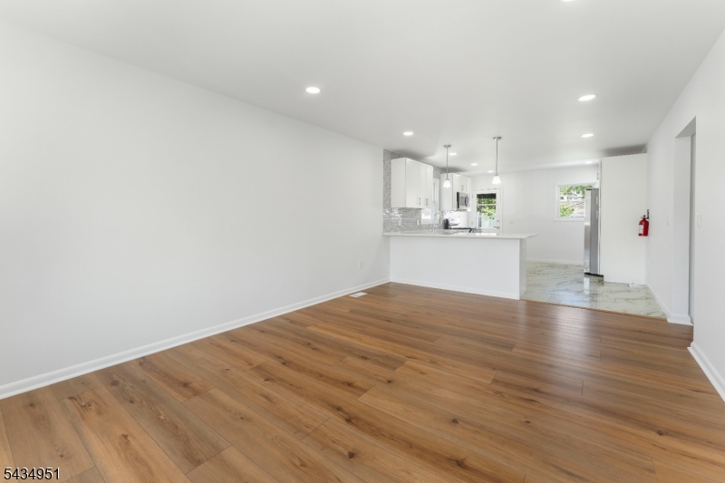 323 S Wood Ave