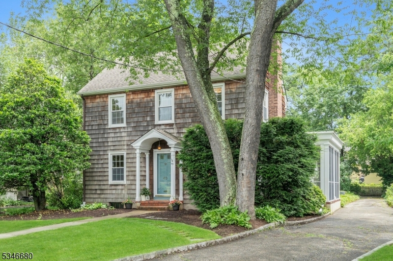 43 Essex Ave