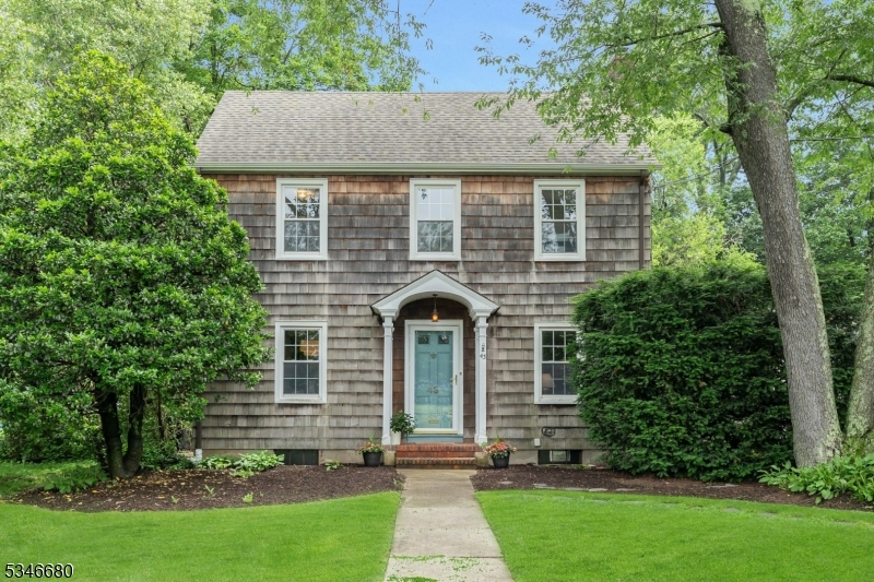 43 Essex Ave