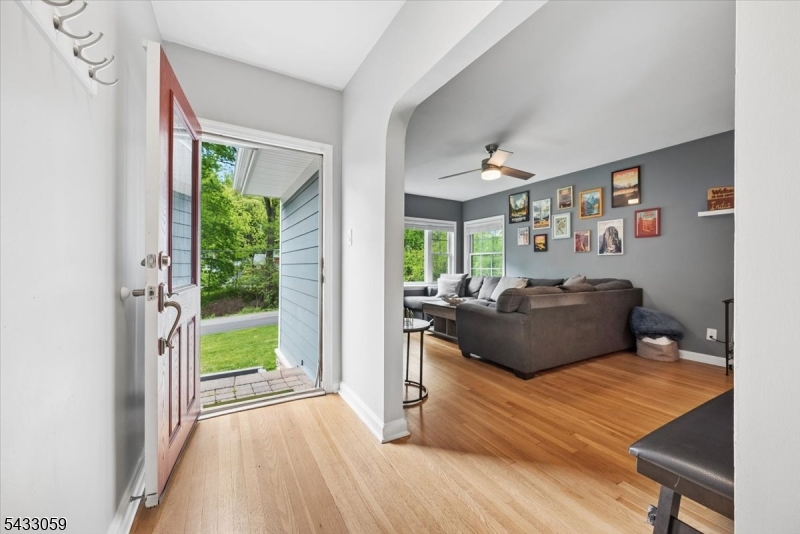 47 W Lake Blvd