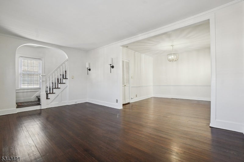 12 Mountain Ave