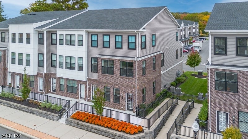 341 Main St