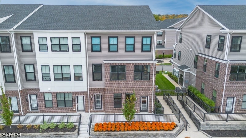 341 Main St