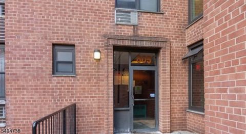 805 Pearl St Elizabeth City NJ 07202