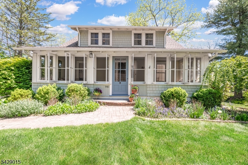941 Old Chester Gladstone