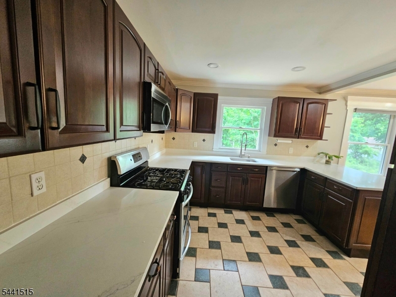 46 Heather Dr