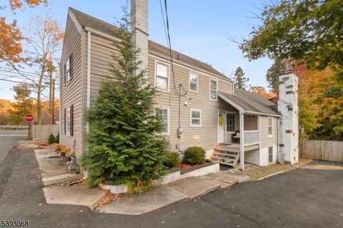 Photo of 88 Stanhope Rd, Sparta, NJ 07871 (MLS # 3994073)