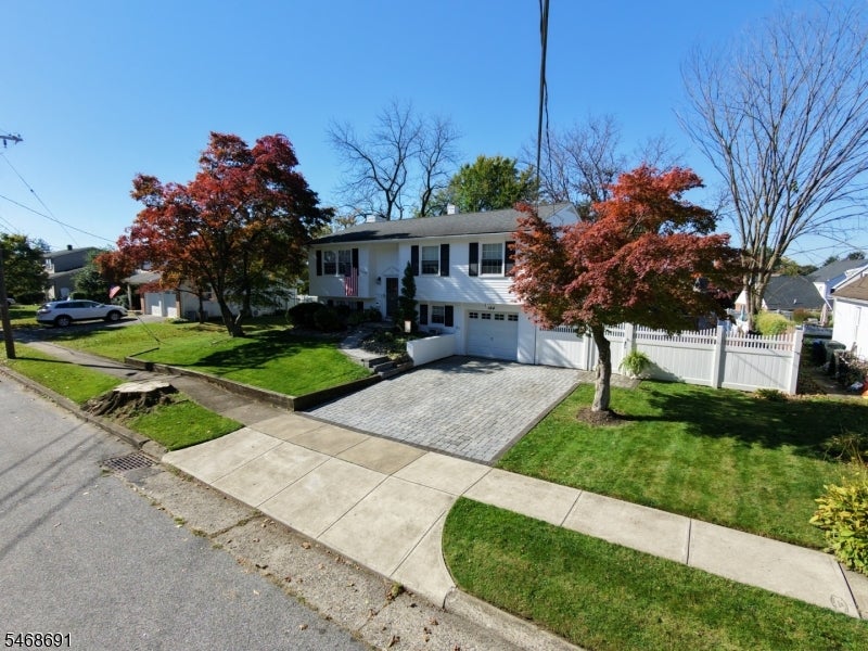 144 Pickford Ave