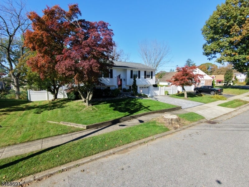 144 Pickford Ave