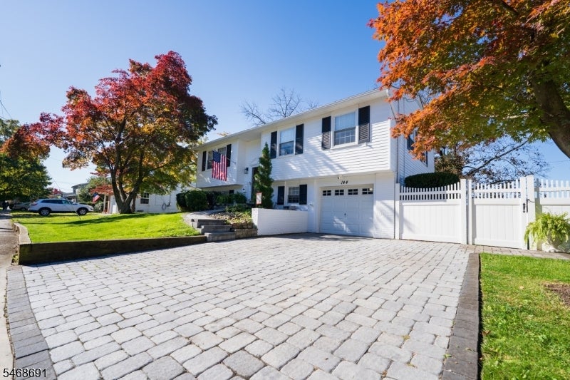 144 Pickford Ave