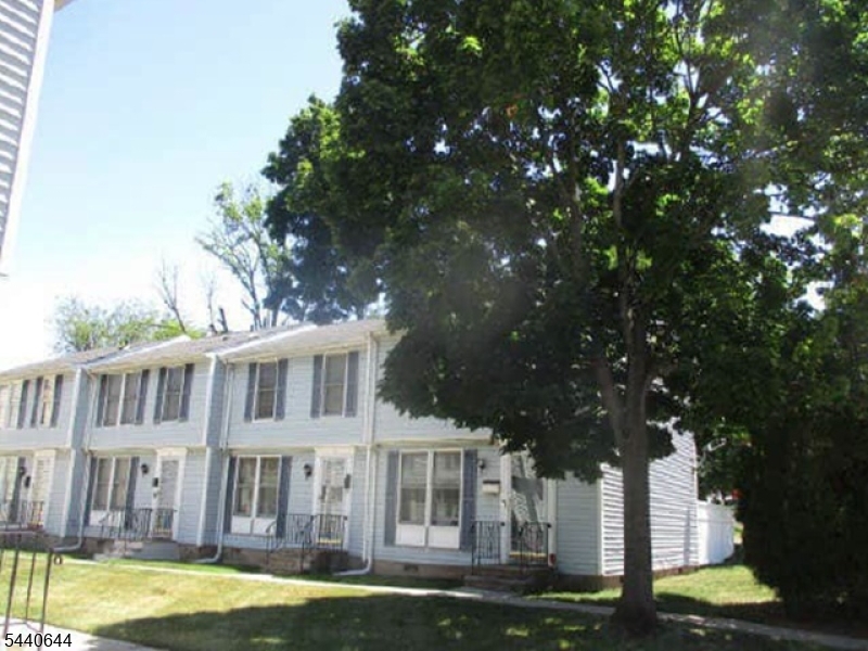 639 Nassau St Apt 8H 8-H