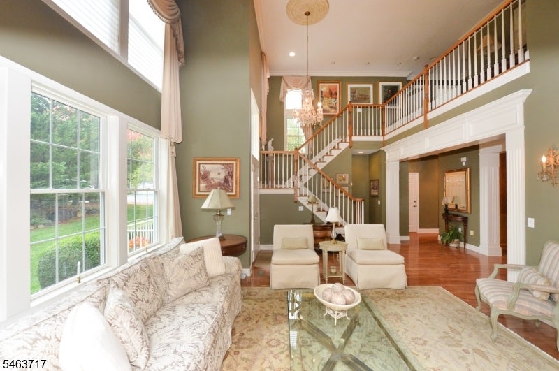 12 Skyview Dr 12