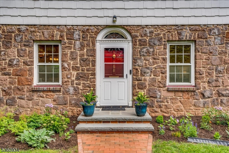 168 Grove St