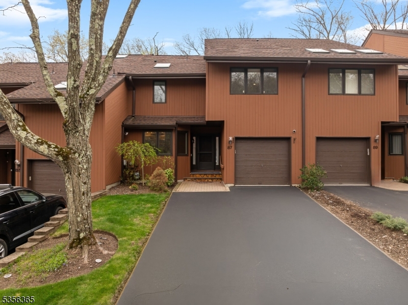 87 Sullivan Dr