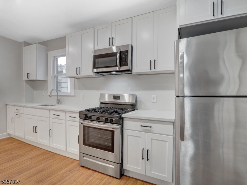 548 Morris St 2