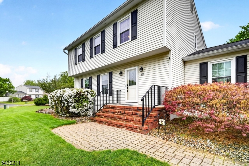 610 Van Liew Ct
