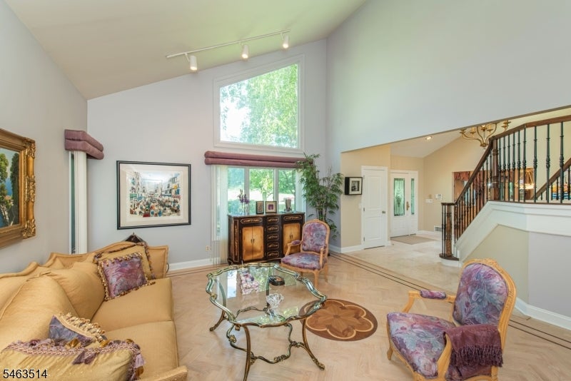 15 Mcdonough Pl