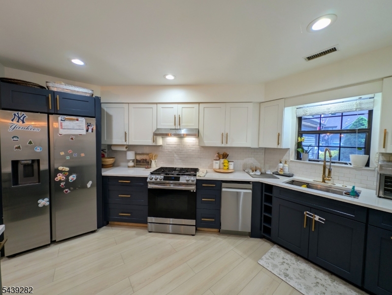 20 Quincy Ln C