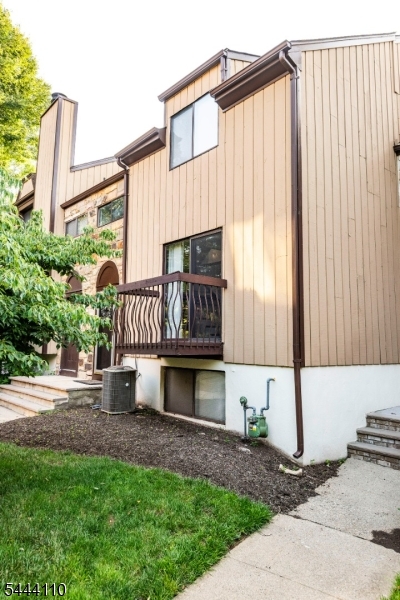49 Bennington Sq