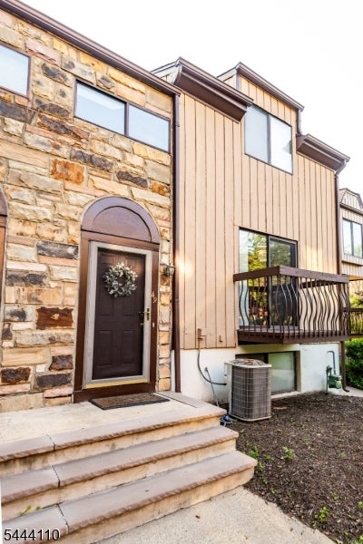 49 Bennington Sq