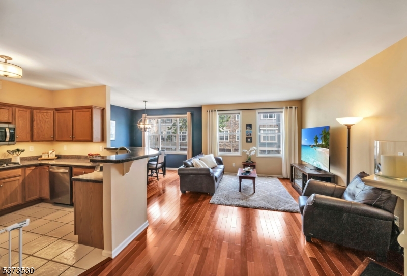 6 Devonshire Dr