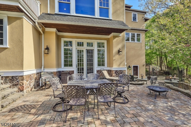 151 Lookout Rd