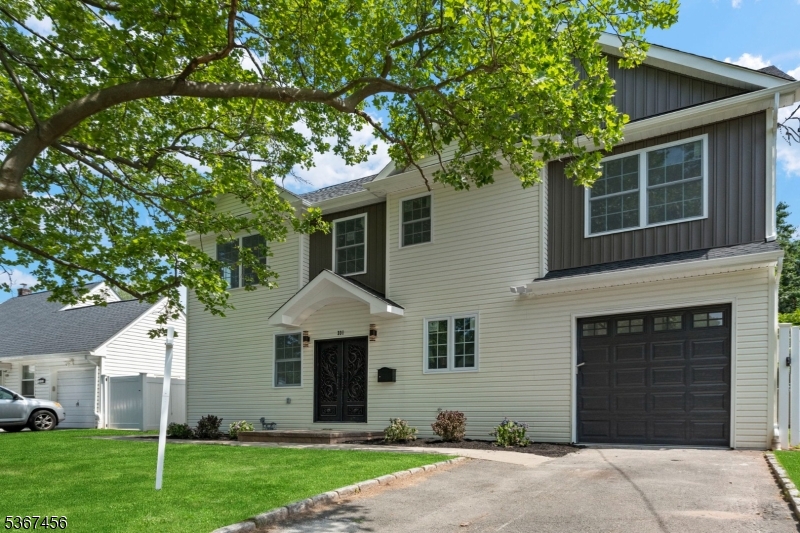 331 West Ln