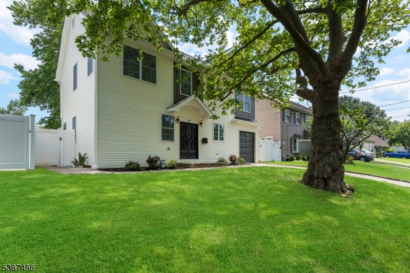331 West Ln