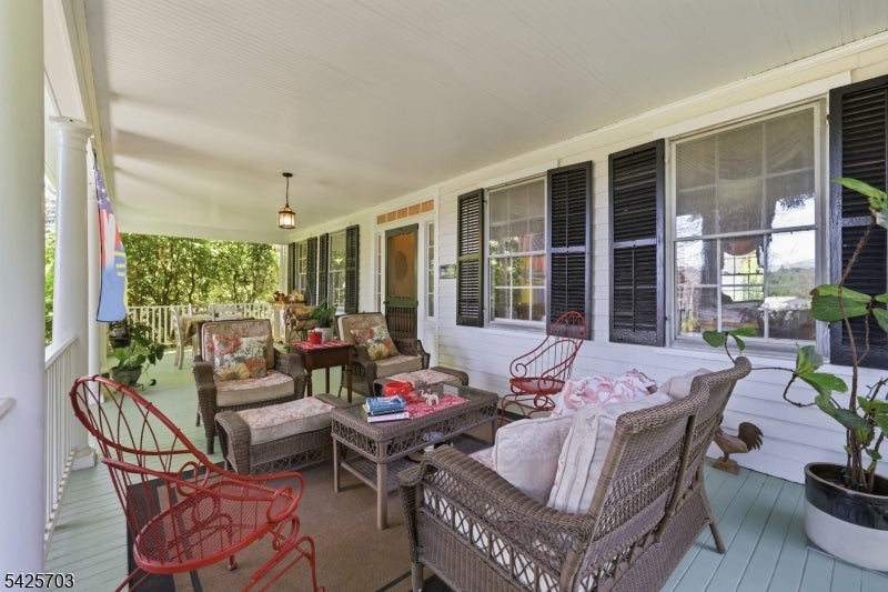 32 Tanners Brook Rd