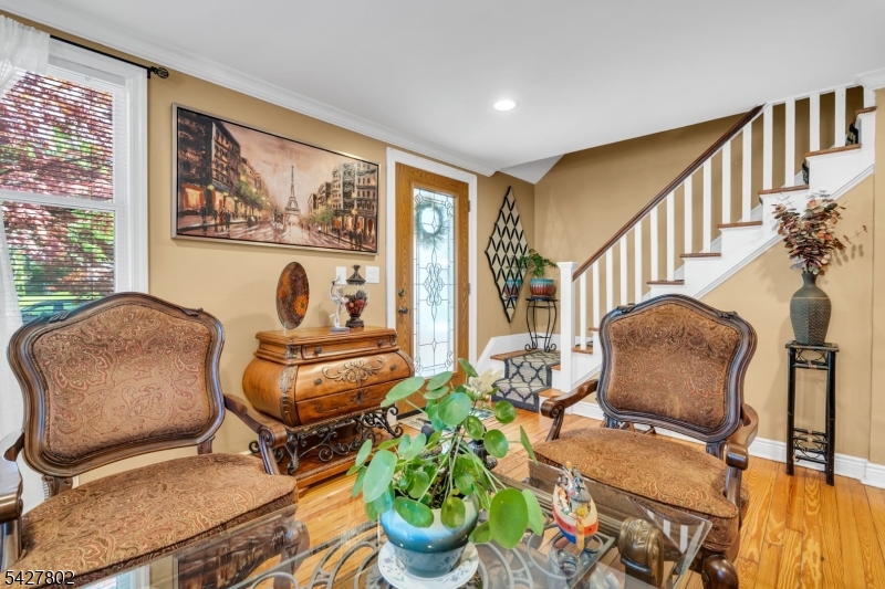43 Everett Dr