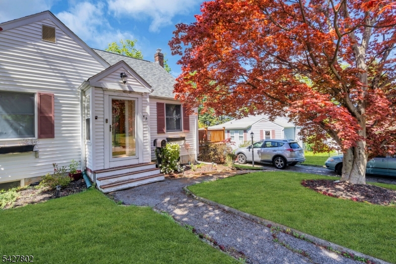 43 Everett Dr
