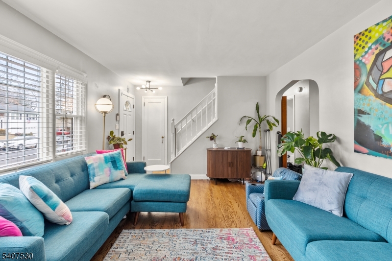 128 E Roselle Avenue