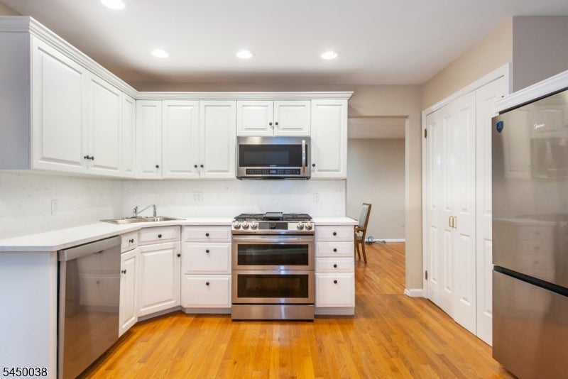 11 Southview Rd